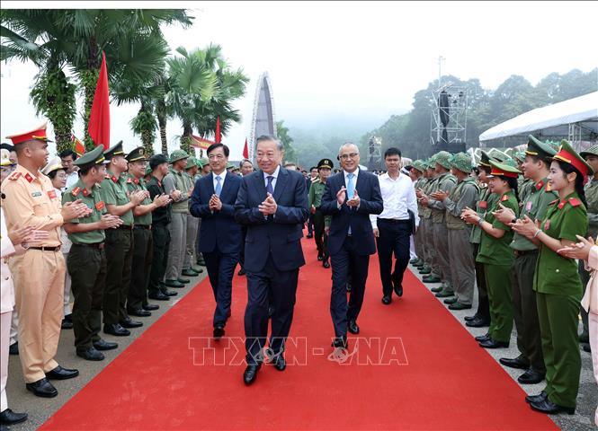 Tổng Bí thư, Chủ tịch nước Tô Lâm dự Lễ kỷ niệm 72 năm Ngày Bác Hồ về thăm Đền Hùng (19/9/1954 - 19/9/2026) và khánh thành Tượng đài “Bác Hồ với Ngày hội non sông”. Ảnh: Thống Nhất – TTXVN