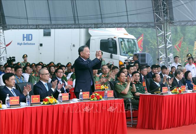 Tổng Bí thư, Chủ tịch nước Tô Lâm dự Lễ kỷ niệm 72 năm Ngày Bác Hồ về thăm Đền Hùng và khánh thành Tượng đài “Bác Hồ với Ngày hội non sông”. Ảnh: Thống Nhất – TTXVN