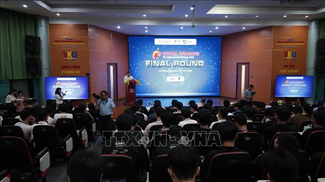 Quang cảnh lễ khai mạc Vòng Chung kết Cuộc thi Tìm kiếm tài năng An toàn thông tin diễn ra tại thành phố Đà Nẵng. Ảnh: Khoa Chương - TTXVN