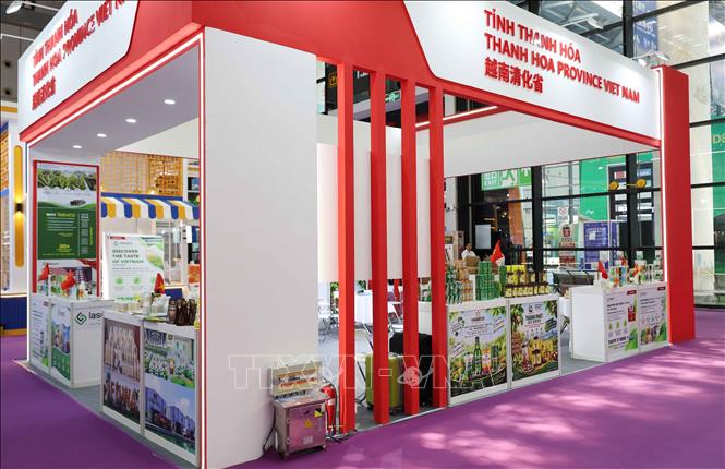 Gian hàng của tỉnh Thanh Hóa tại CAEXPO lần thứ 23. Ảnh: Công Tuyên - PV TTXVN tại Trung Quốc