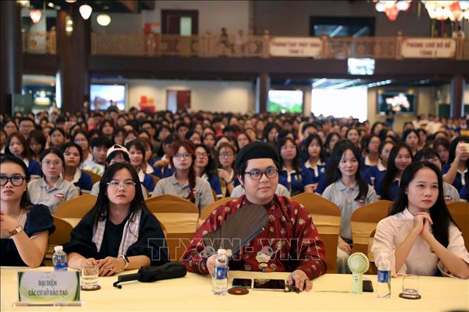 Hơn 1400 sinh viên tham dự chương trình. Ảnh: Thanh Tuấn - TTXVN