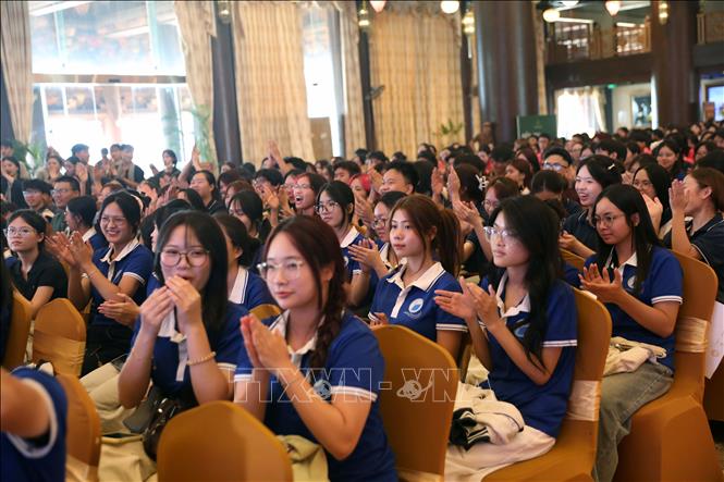 Hơn 1400 sinh viên tham dự chương trình. Ảnh: Thanh Tuấn - TTXVN