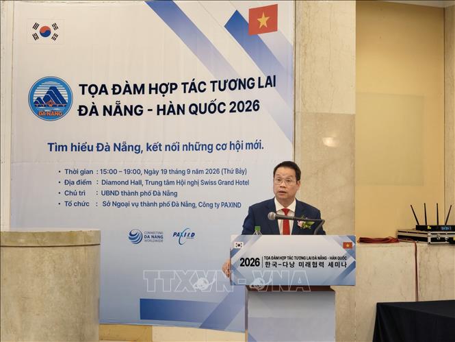 Chủ tịch UBND thành phố Đà Nẵng Nguyễn Mạnh Hùng phát biểu chào mừng. Ảnh: Đào Lâm - Phóng viên TTXVN tại Hàn Quốc
