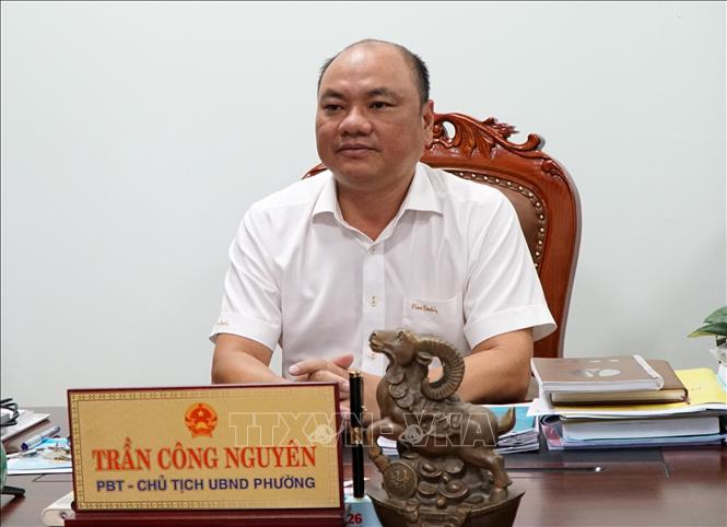 Ông Trần Công Nguyên, Chủ tịch UBND phường Liên Chiểu (thành phố Đà Nẵng) trả lời phỏng vấn phóng viên TTXVN. Ảnh: Quốc Dũng - TTXVN