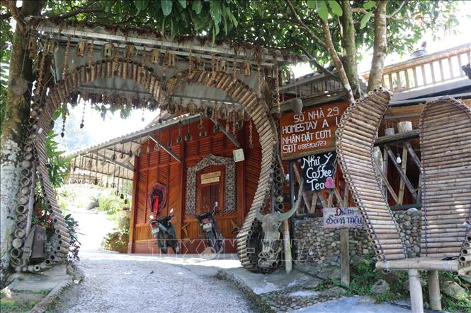 Bản Lao Chải 1 có khoảng 45 hộ người Mông sinh sống. Nhiều hộ dân trong bản đã làm homestay, kinh doanh dịch vụ lưu trú và ăn uống. Ảnh: Việt Dũng - TTXVN