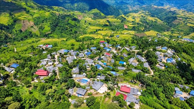 Bản Lao Chải 1, xã Khun Há (tỉnh Lai Châu) nằm yên bình giữa núi rừng Tây Bắc hùng vĩ. Ảnh: Việt Dũng - TTXVN