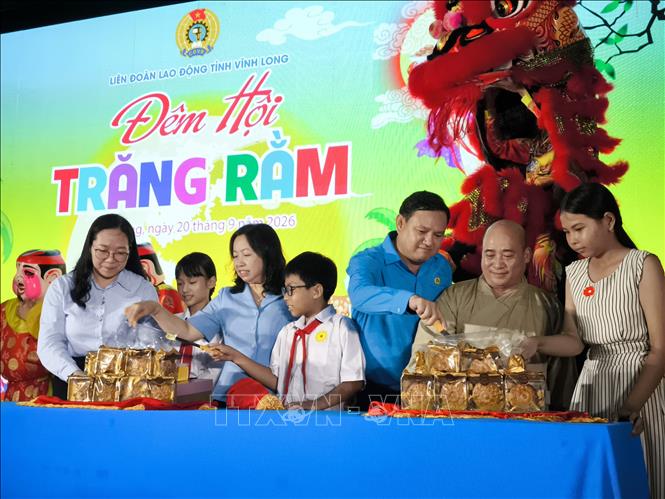 Phá cổ rước đèn Trung thu tại Chương trình 