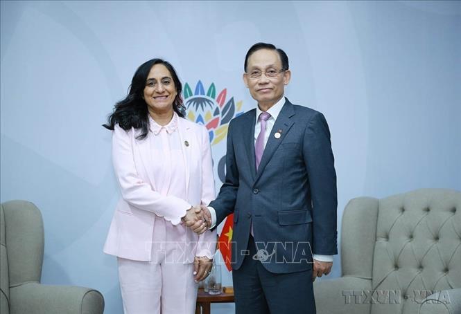 Nhân chuyến tham dự Hội nghị Thượng đỉnh G20 tại Nam Phi, sáng 23/11/2025, Bộ trưởng Bộ Ngoại giao Lê Hoài Trung tiếp Ngoại trưởng Canada Anita Anand. Ảnh: Dương Giang-TTXVN