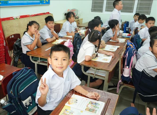 Học sinh được đảm bảo chất lượng học tập sau sắp xếp trường, lớp. Ảnh: Phan Sáu - TTXVN