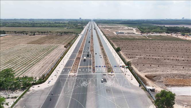 Đường 25B kết nối sân bay Long Thành đang xây dựng. Ảnh: Công Phong - TTXVN