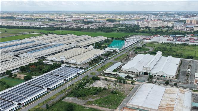 Các nhà máy sản xuất tại Khu công nghiệp TMTC, thuộc Khu kinh tế cửa khẩu Mộc Bài, xã Bến Cầu, tỉnh Tây Ninh. Ảnh: Minh Phú - TTXVN