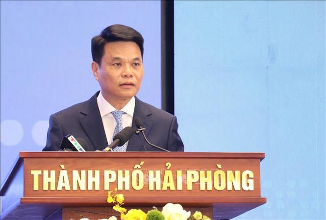 Ông Lê Ngọc Châu, Bí thư Thành ủy Hải Phòng phát biểu tại Diễn đàn. Ảnh: Hoàng Ngọc - TTXVN 