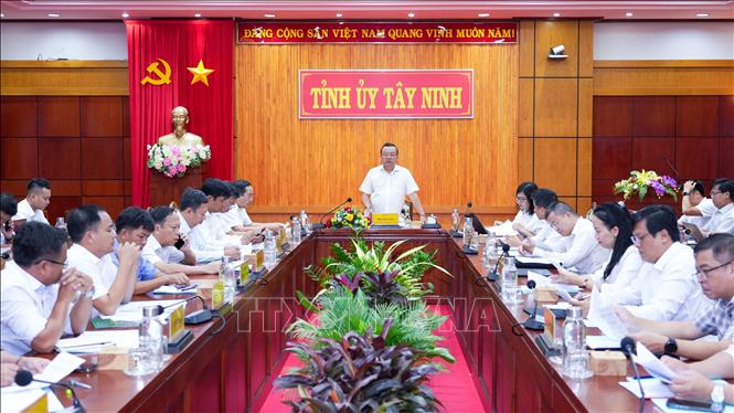 Phó Bí thư Tỉnh ủy, Trưởng Đoàn đại biểu Quốc hội tỉnh Phạm Hùng Thái, Phó Trưởng Ban Chỉ đạo thực hiện những giải pháp mang tính đột phá để phát triển kinh tế - xã hội tỉnh Tây Ninh, chủ trì Hội nghị. Ảnh: Minh Phú – TTXVN