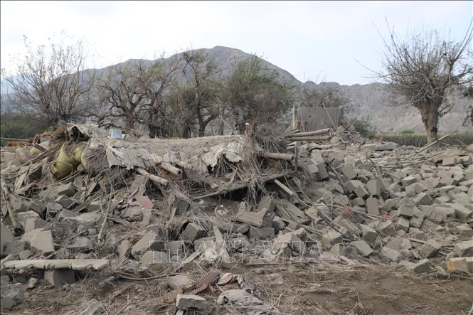 Ngôi nhà tại tỉnh Kunar, Afghanistan bị phá hủy sau cuộc không kích, ngày 21/9/2026. Ảnh: THX/TTXVN phát