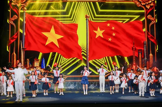 Chương trình nghệ thuật đặc sắc, thắm tình hữu nghị láng giềng Việt - Trung. Ảnh: Khánh Hoà - TTXVN
