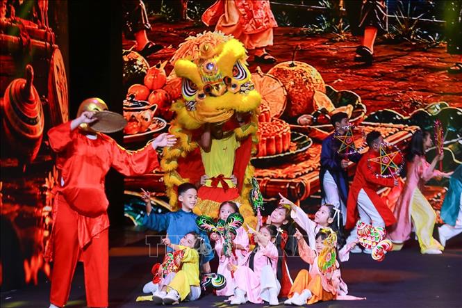 Tiết mục nghệ thuật tại chương trình. Ảnh: Khánh Hoà - TTXVN
