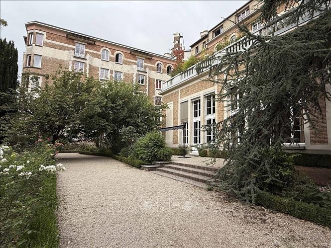 Một góc Nhà Hoa Kỳ tại Cư xá Đại học Quốc tế Paris. Khánh thành năm 1930, công trình được xây dựng nhằm tạo nơi lưu trú cho sinh viên và các nhà nghiên cứu Mỹ tại Paris, đồng thời thể hiện mối quan hệ hữu nghị Pháp - Mỹ. Ảnh: Hữu Chiến - PV TTXVN tại Pháp