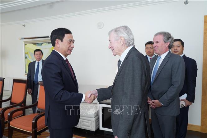 Đại tướng Phan Văn Giang và ông Jack Rosen, Chủ tịch của R-mor. Ảnh: Đoàn Hùng – PV TTXVN tại Mỹ