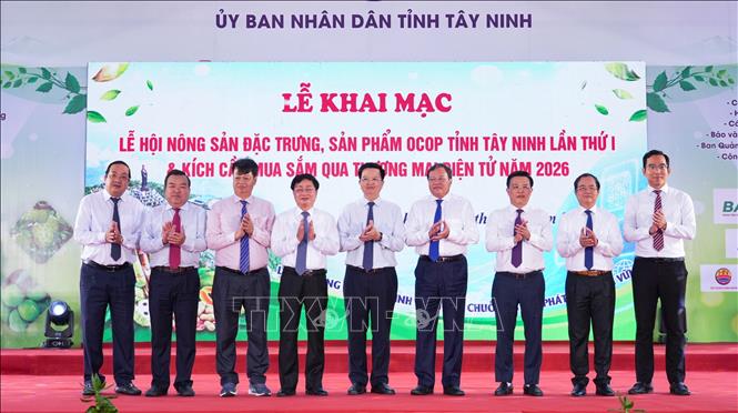 Đại biểu tham dự Lễ khai mạc Lễ hội Nông sản đặc trưng và sản phẩm OCOP tỉnh Tây Ninh lần thứ I năm 2026. Ảnh: Minh Phú - TTXVN 