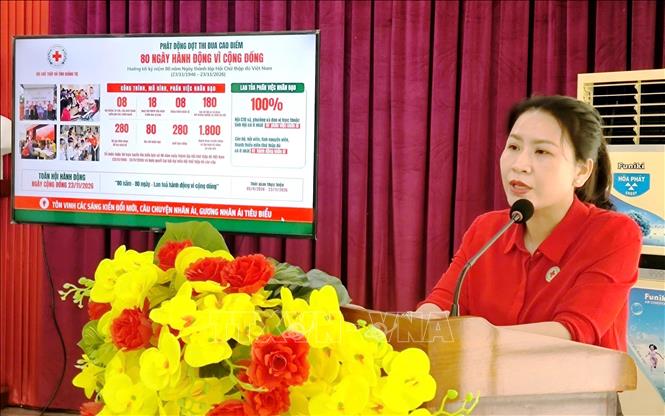 C tịch Hội Chữ thập đỏ tỉnh Quảng Trị Mai Thị Kim Nhung phát biểu tại buổi lễ. Ảnh: Võ Dung - TTXVN 