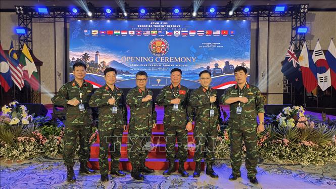 Đại diện đoàn Việt Nam tại lễ khai mạc. Ảnh: Minh Thái - Phóng viên TTXVN tại Indonesia