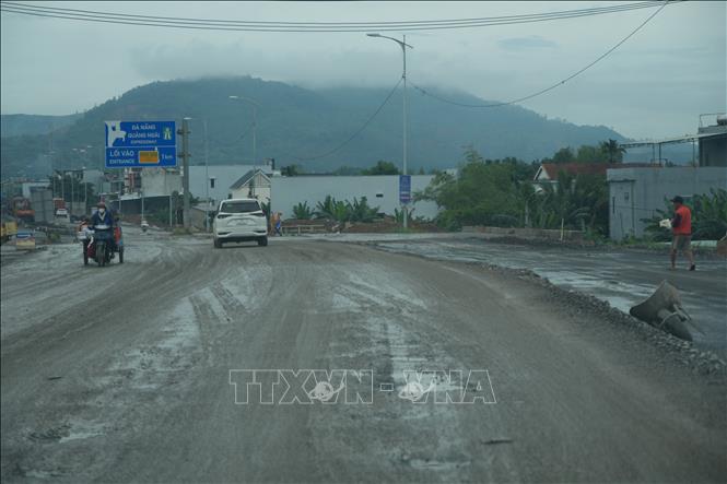 Nguyên nhân dẫn đến sự trì trệ xuất phát từ năng lực quản lý, năng lực nhà thầu cũng như công tác phối hợp giữa các đơn vị liên quan chưa tốt. Ảnh: Anh Dũng - TTXVN