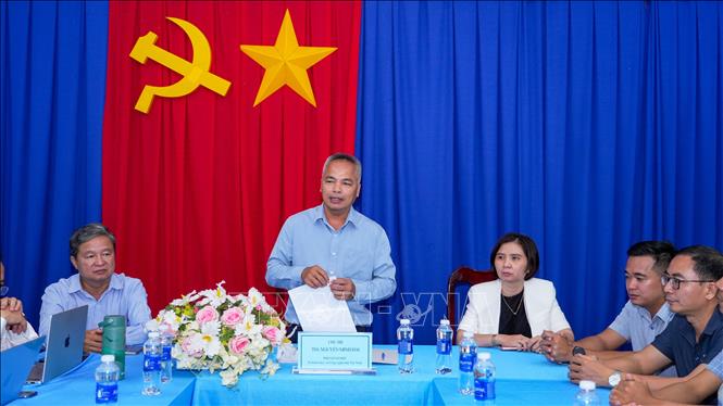 Ông Nguyễn Minh Hải, Phó Giám đốc Sở Khoa học và Công nghệ tỉnh Tây Ninh trình bày định hướng ứng dụng công nghệ và chuyển đổi số trong tối ưu hóa chuỗi giá trị dược liệu tỉnh Tây Ninh. Ảnh: Minh Phú - TTXVN 