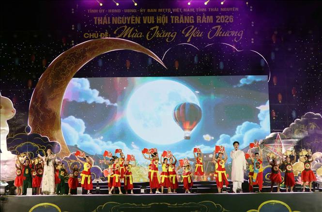 Biểu diễn nghệ thuật tại chương trình. Ảnh: Trần Trang - TTXVN 