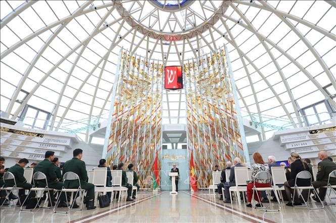 Quang cảnh cuộc gặp mặt các chuyên gia quân sự Belarus từng giúp đỡ Việt Nam trong chiến tranh. Ảnh: Văn Hiếu - PV TTXVN tại Nga
