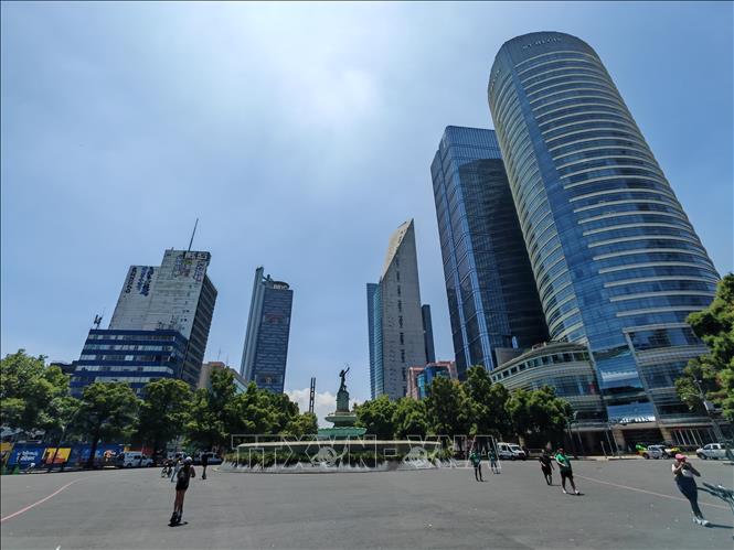 Một khu các tòa nhà thương mại ở thủ đô Mexico City. Ảnh: Phương Lan - PV TTXVN tại Mexico 