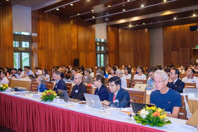 Hơn 100 đại biểu trong đó nhiều nhà khoa học trên thế giới tham dự hội nghị. Ảnh: Sỹ Thắng - TTXVN