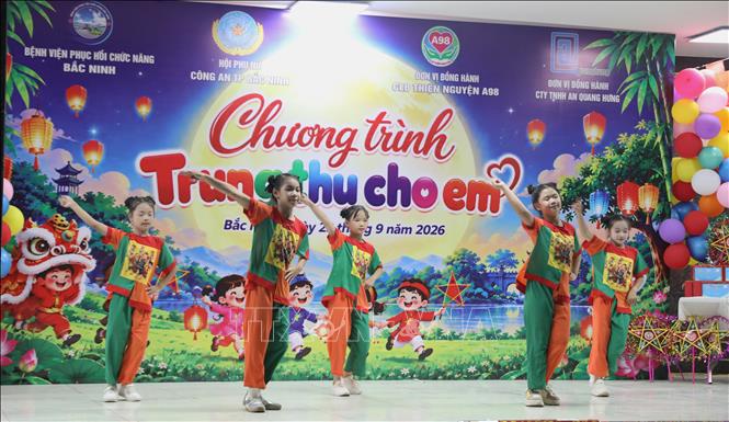 Tiết mục văn nghệ. Ảnh: Danh Lam - TTXVN