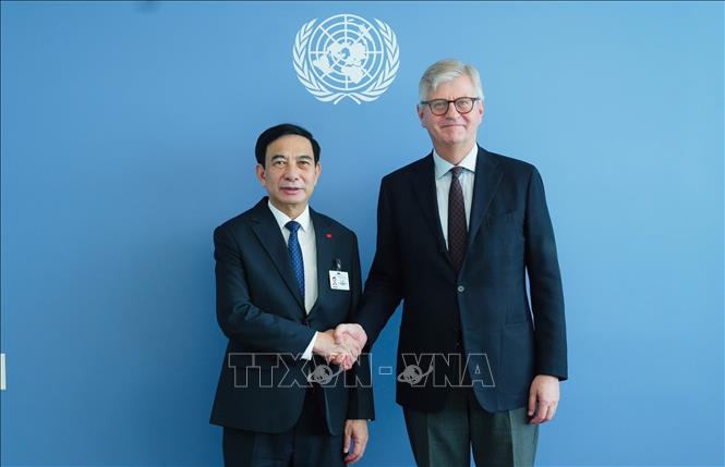 Phó Thủ tướng, Bộ trưởng Quốc phòng Phan Văn Giang hội kiến Phó Tổng Thư ký Liên hợp quốc phụ trách hoạt động gìn giữ hòa bình Jean-Piere Lacroix. Ảnh: Đoàn Hùng - P/v TTXVN tại Mỹ
