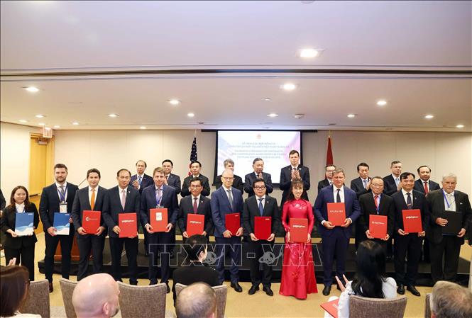 Tổng Bí thư, Chủ tịch nước Tô Lâm chứng kiến lễ trao các hợp đồng, thoả thuận hợp tác giữa doanh nghiệp Việt Nam và Hoa Kỳ. Ảnh: Thống Nhất – TTXVN