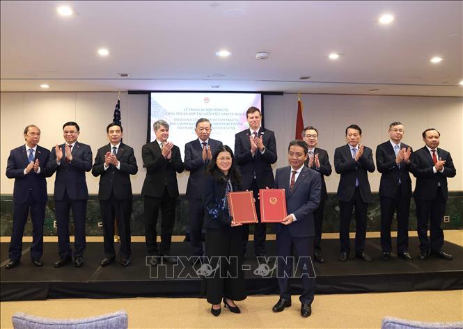 Tổng Bí thư, Chủ tịch nước Tô Lâm chứng kiến lễ trao các hợp đồng, thoả thuận hợp tác giữa doanh nghiệp Việt Nam và Hoa Kỳ. Ảnh: Thống Nhất – TTXVN