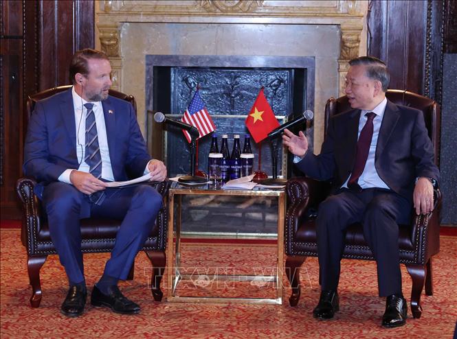 Chủ tịch nước Tô Lâm tiếp ông William Nathan Franklin, Chủ tịch kiêm Nhà sáng lập Tập đoàn Pacifico Energy. Ảnh: Thống Nhất – TTXVN