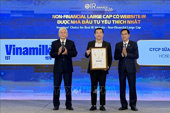 Doanh nghiệp Non-Financial Large Cap được vinh danh có Website IR được nhà đầu tư yêu thích nhất tại IR Awards 2026. Ảnh: Mỹ Phương – TTXVN 