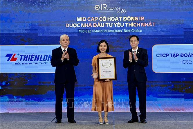 Doanh nghiệp Mid Cap được vinh danh có hoạt động IR được nhà đầu tư yêu thích nhất tại IR Awards 2026. Ảnh: Mỹ Phương – TTXVN 