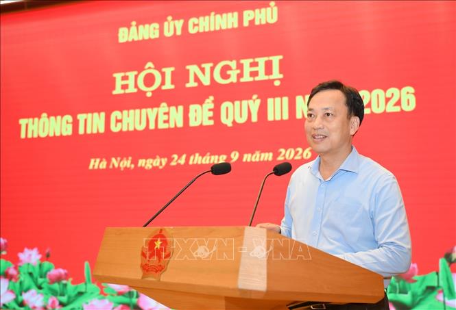 Đồng chí Lại Xuân Lâm, Phó Bí thư Đảng ủy Chính phủ phát biểu. Ảnh: Minh Đức - TTXVN