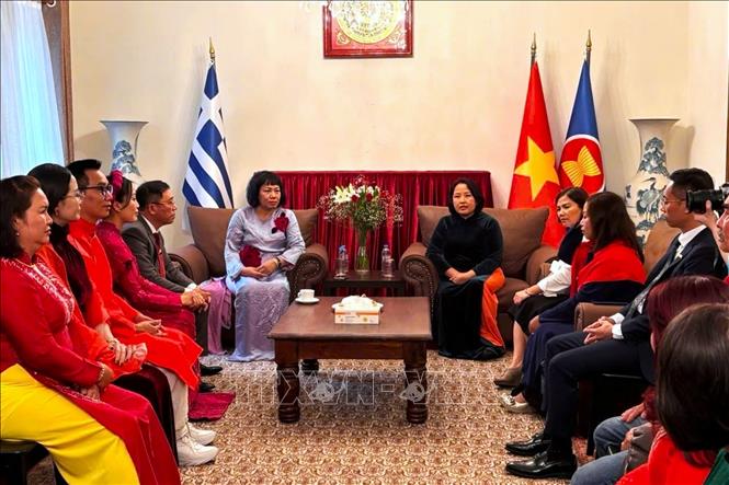 Đoàn Liên hiệp các tổ chức UNESCO Việt Nam đã tới thăm và làm việc tại Đại sứ quán Việt Nam tại Hy Lạp. Ảnh do ĐSQ Việt Nam tại Hy Lạp cung cấp-TTXVN phát