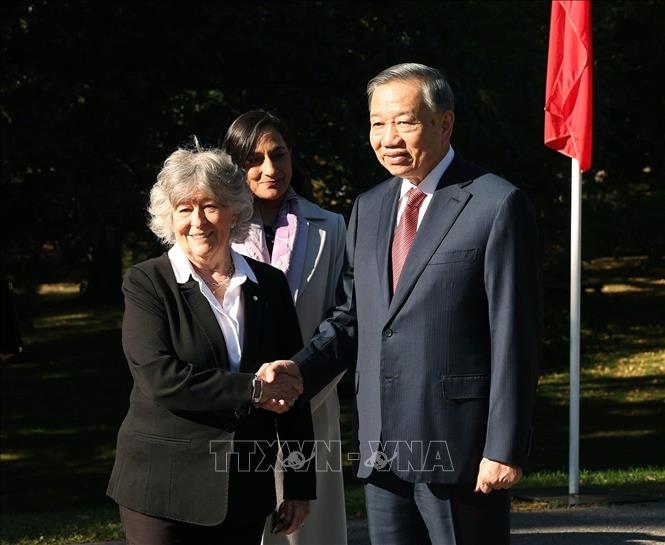 Toàn quyền Canada Louise Arbour đón Tổng Bí thư, Chủ tịch nước Tô Lâm. Ảnh: Thống Nhất – TTXVN