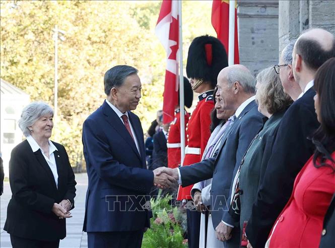 Tổng Bí thư, Chủ tịch nước Tô Lâm với thành viên đoàn Canada. Ảnh: Thống Nhất – TTXVN