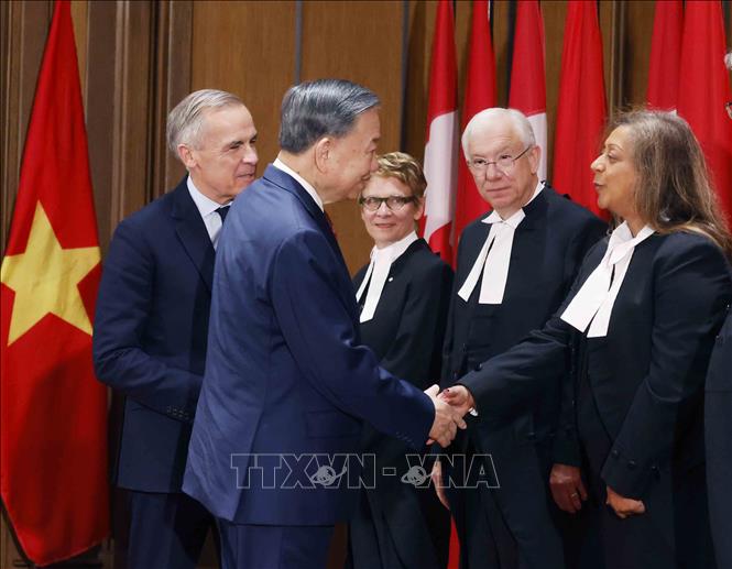 Tổng Bí thư, Chủ tịch nước Tô Lâm với các đại biểu Canada. Ảnh: Thống Nhất – TTXVN