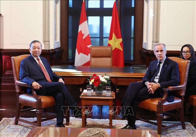 Tổng Bí thư, Chủ tịch nước Tô Lâm gặp hẹp Thủ tướng Canada Mark Carney. Ảnh: Thống Nhất – TTXVN