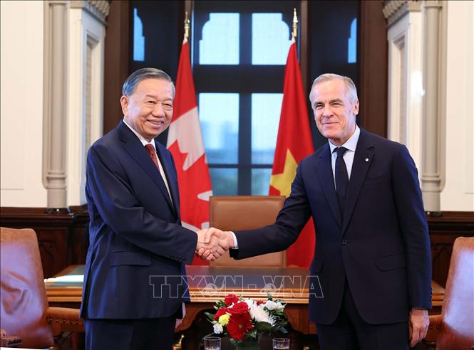 Tổng Bí thư, Chủ tịch nước Tô Lâm gặp hẹp Thủ tướng Canada Mark Carney. Ảnh: Thống Nhất – TTXVN