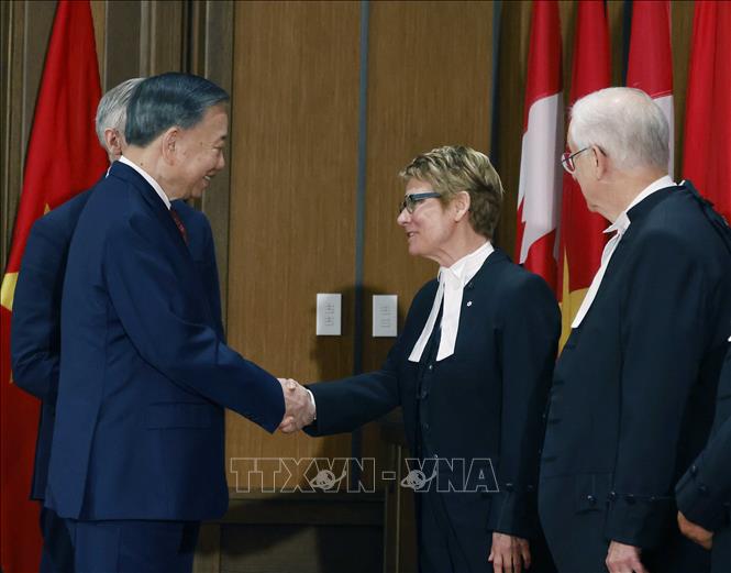 Tổng Bí thư, Chủ tịch nước Tô Lâm và Chủ tịch Thượng viện Canada Raymonde Gagne. Ảnh: Thống Nhất – TTXVN