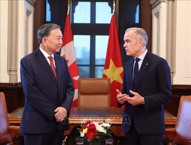 Tổng Bí thư, Chủ tịch nước Tô Lâm gặp hẹp Thủ tướng Canada Mark Carney. Ảnh: Thống Nhất – TTXVN
