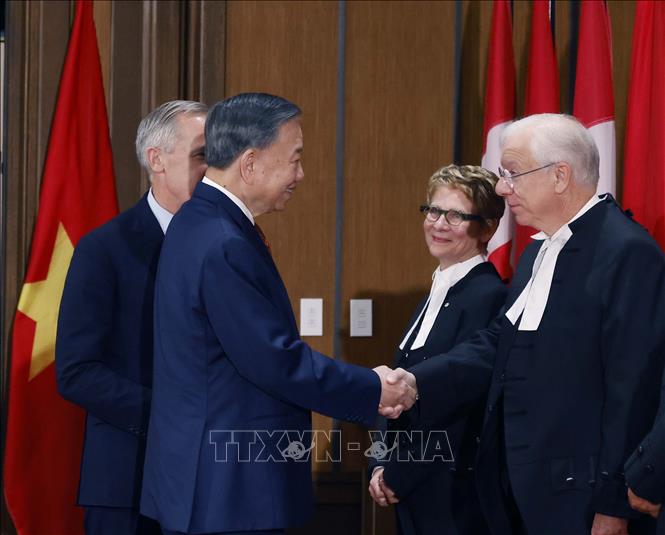 Tổng Bí thư, Chủ tịch nước Tô Lâm và Chủ tịch Hạ viện Canada Francis Searpaleggia. Ảnh: Thống Nhất – TTXVN
