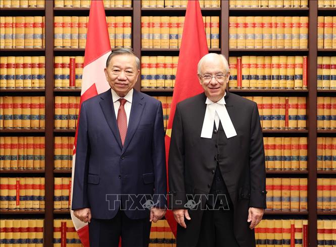 Tổng Bí thư, Chủ tịch nước Tô Lâm và Chủ tịch Hạ viện Francis Searpaleggia. Ảnh: Thống Nhất – TTXVN