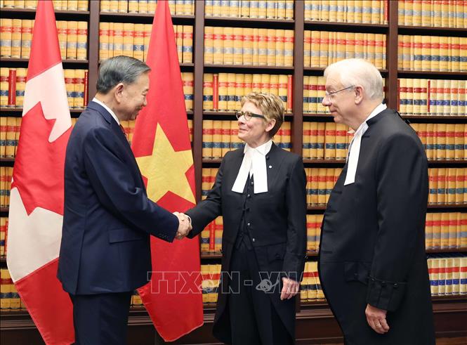 Tổng Bí thư, Chủ tịch nước Tô Lâm và Chủ tịch Thượng viện Raymonde Gagne. Ảnh: Thống Nhất – TTXVN